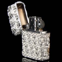 Bật lửa Zippo chính hãng màu bạc trắng khắc hình đức phật cổ - Mã SP: ZPC0135
