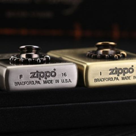 Bật Lửa Zippo Chính Hãng Phiên Bản Xuất Nhật Ốp Viên Đạn Cổ Điển Màu Bạc