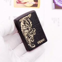 Bật Lửa Zippo Đen Nhám Khắc Chúa Sơn Lâm - Mã SP: ZPC2964