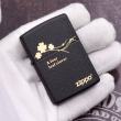 Bật Lửa Zippo Đen Nhám Khắc Cỏ Bốn Lá