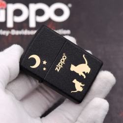 Bật Lửa Zippo Đen Nhám Khắc Mèo Dưới Trăng - Mã SP: ZPC2969