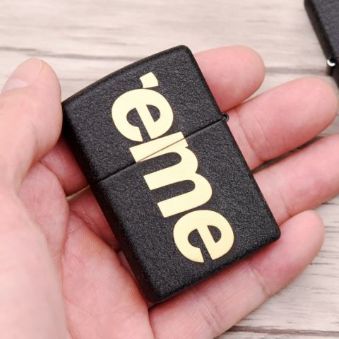 Bật Lửa Zippo Đen Nhám Khắc SUPREME Ver.2