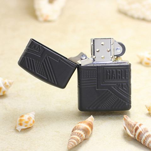 Bật Lửa Zippo Đen Sơn Đánh Dấu Lễ Kỷ Niệm Hàng Năm Của Harley