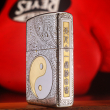Bật Lửa Zippo Đồng Khắc Hoa Văn Bát Quái Mạ Chrome