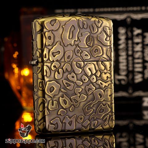 Bật lửa Zippo đồng nguyên khối dập họa tiết da báo