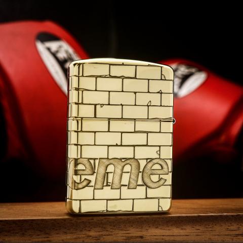 Bật lửa Zippo khắc bức tường Supreme bản armor đồng bóng