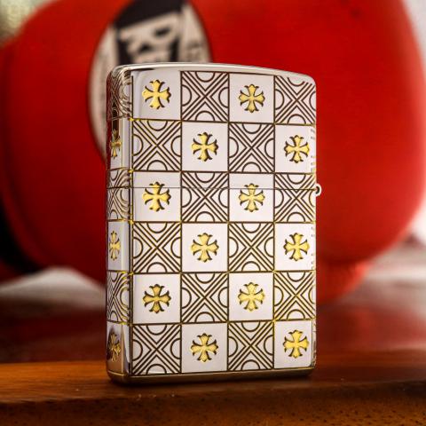 Bật lửa zippo khắc hoa văn ý Caro bản mạ Chrome
