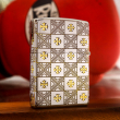Bật lửa zippo khắc hoa văn ý Caro bản mạ Chrome