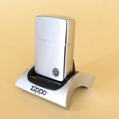 BẬT LỬA ZIPPO LA MÃ  2 MẶT XƯỚC CỔ ĐIỂN  NĂM 1964