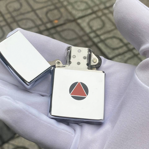 Bật Lửa Zippo La Mã  Năm 1975 - Hình Tròn Tam Giác