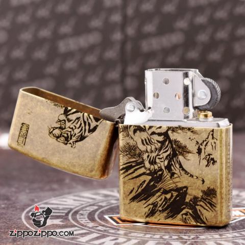 Bật Lửa Zippo Mạ Antique Brass Khắc Chúa Sơn Lâm