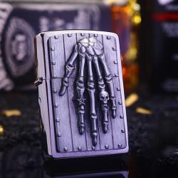 Bật Lửa Zippo Ốp Hình Hộp Sọ Tay - Mã SP: ZPC2618