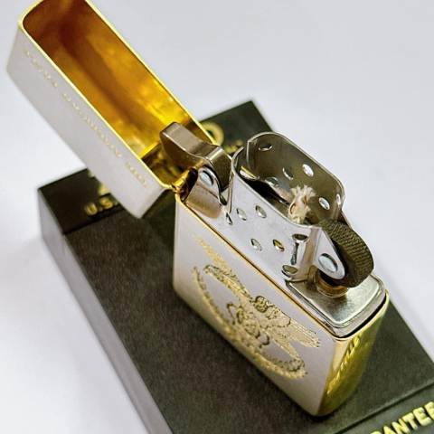 Bật Lửa Zippo Sản Xuất Năm 1994 Chủ Đề Chim Mỹ Demi Vàng