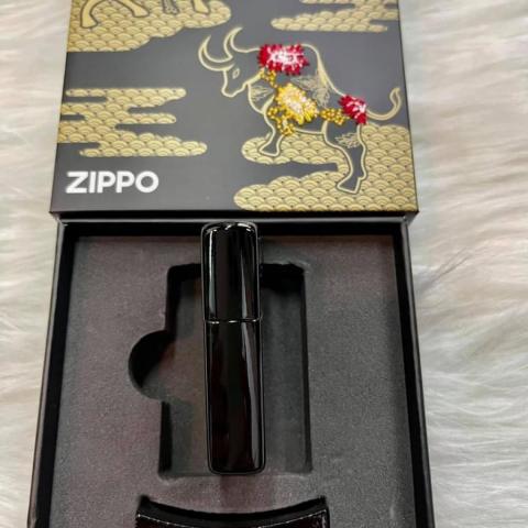 Bật Lửa Zippo Sơn Mài Trâu Năm Tân Sửu Bản Giới 600 Bộ Trên Toàn Thế GIới