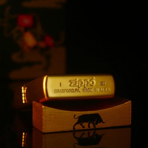Bật Lửa Zippo Sơn Mài Vàng Trâu Năm Tân Sửu Bản Giới Hạn Màu Vàng