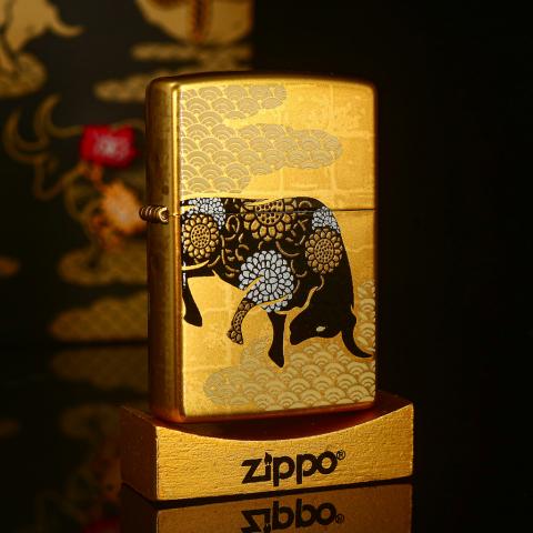 Bật Lửa Zippo Sơn Mài Vàng Trâu Năm Tân Sửu Bản Giới Hạn Màu Vàng
