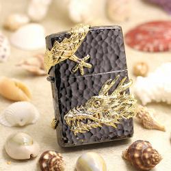 Bật Lửa Zippo Xuất Nhật Băng Đen Huy Hiệu Rồng Ba Chiều Mạ Vàng - Mã SP: ZPC3150