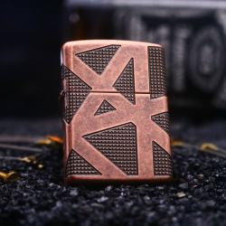 Zippo Armor đồng đỏ giả cổ khăc  hoa văn hình học không gian bao quanh lên 4 mặt - Mã SP: ZPC2413