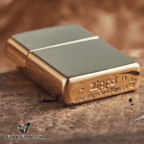 Zippo Armor khắc  biểu tượng của Kim tự tháp Ai Cập gắn Viên pha lê Swarovski