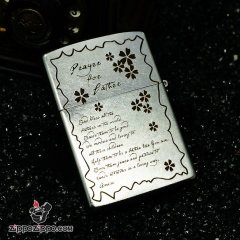 Zippo bac xước khắc hình cha con