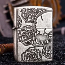 Zippo Chính Hãng Bạc Cổ Khắc Nửa Mặt Đầu Lâu Vỏ Dày - Mã SP: ZPC1285
