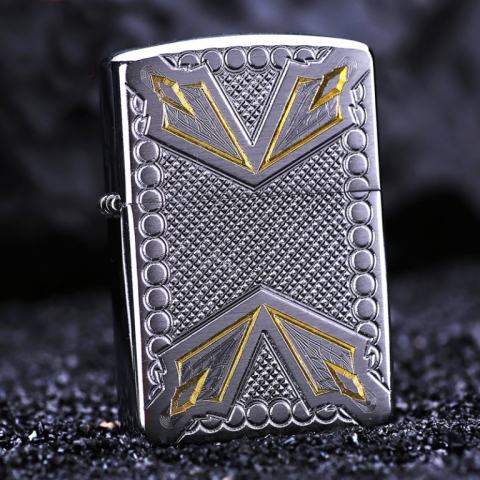 Zippo Chính Hãng Bạc Khắc 4 Mũi Giáo ở 4 góc vỏ dày