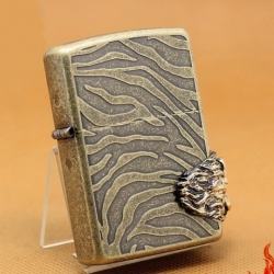 Zippo Chính Hãng Đồng Cổ Họa Tiết Ngựa Vằn Đúc Đầu Sư Tử Cạnh Bên - Mã SP: ZPC1066