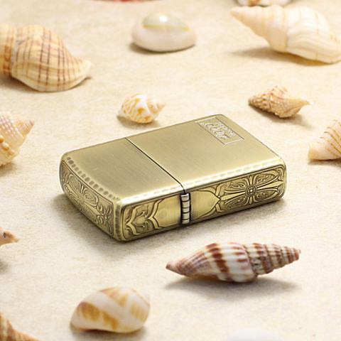 Zippo Chính Hãng Đồng Cổ Khắc Chữ Thập Quanh Viền Vỏ Dày Armor Giới Hạn