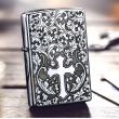 Zippo Chính Hãng Chrome Khắc Hoa Văn Arab Xung Quanh Chữ Thập