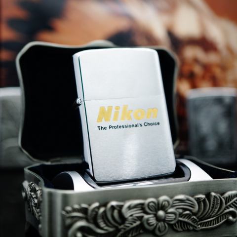 Zippo Cổ bạc xước in chữ Nikon năm 1978