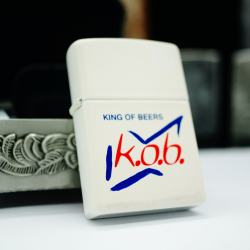 Zippo Cổ trắng sơn in King Of Beers sản xuất 1997 - Mã SP: ZPC2290-13