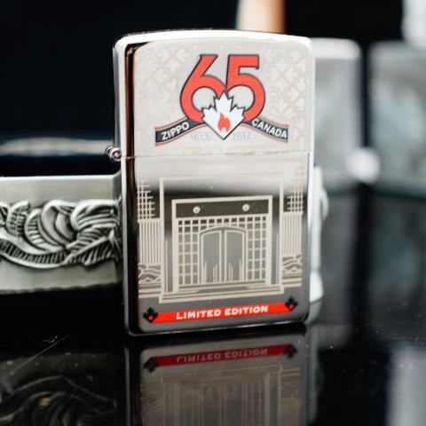 Zippo Đen bóng Liimited Edition 65 năm (1949-2014)