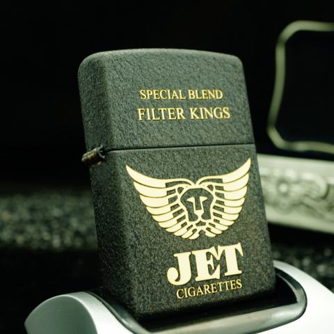 Zippo Đen Sần khắc hình bao JET