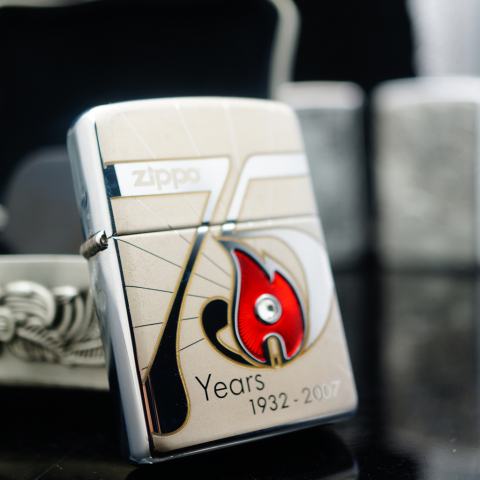 Zippo đời La Mã Kỷ Niệm 75 năm (1932-2007) bản Lào Limited