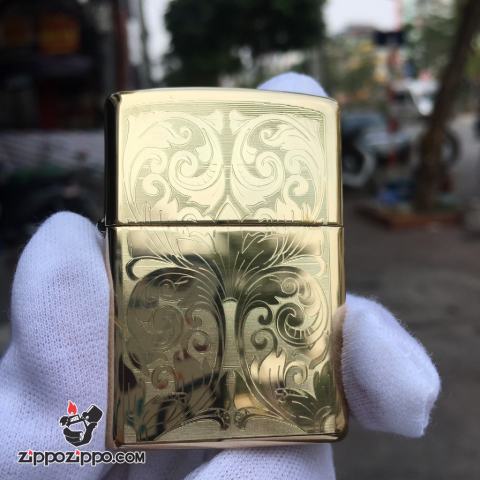 Zippo đồng bóng khắc hoa văn