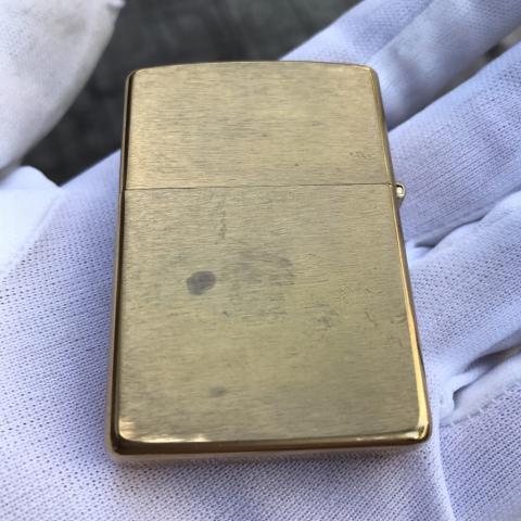Zippo màu vàng dập nổi logo COLT sản xuất năm 1999 (cái)