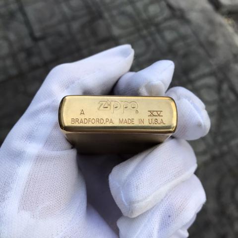 Zippo màu vàng dập nổi logo COLT sản xuất năm 1999 (cái)