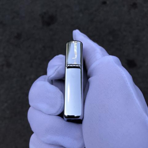 Zippo tem USA 32 LOVE năm 1997 (cái)